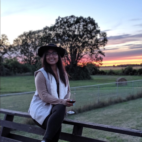 Meet your Posher, Noosh - Picture 1 of 1